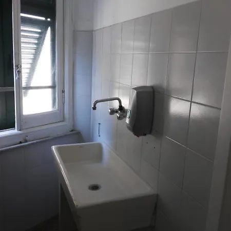 Bed & Breakfast Cool And Economic Genova